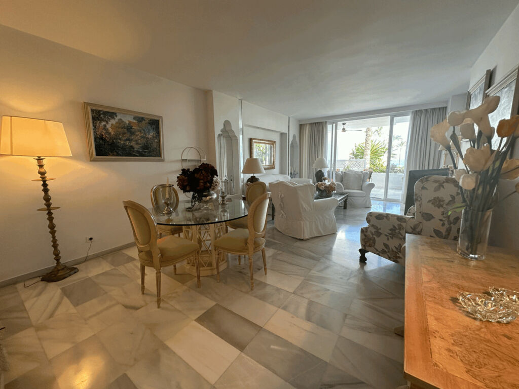 Middle Floor Apartment Estepona Málaga - image 10