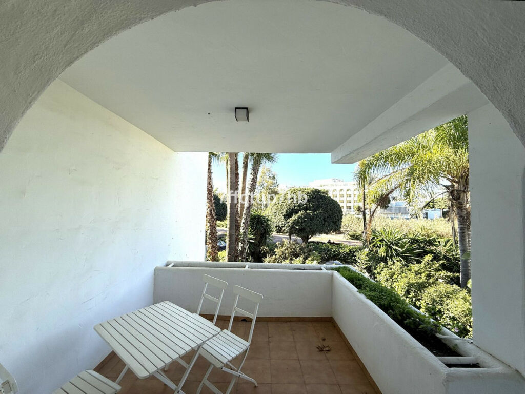 Townhouse Puerto Banús Málaga - image 10