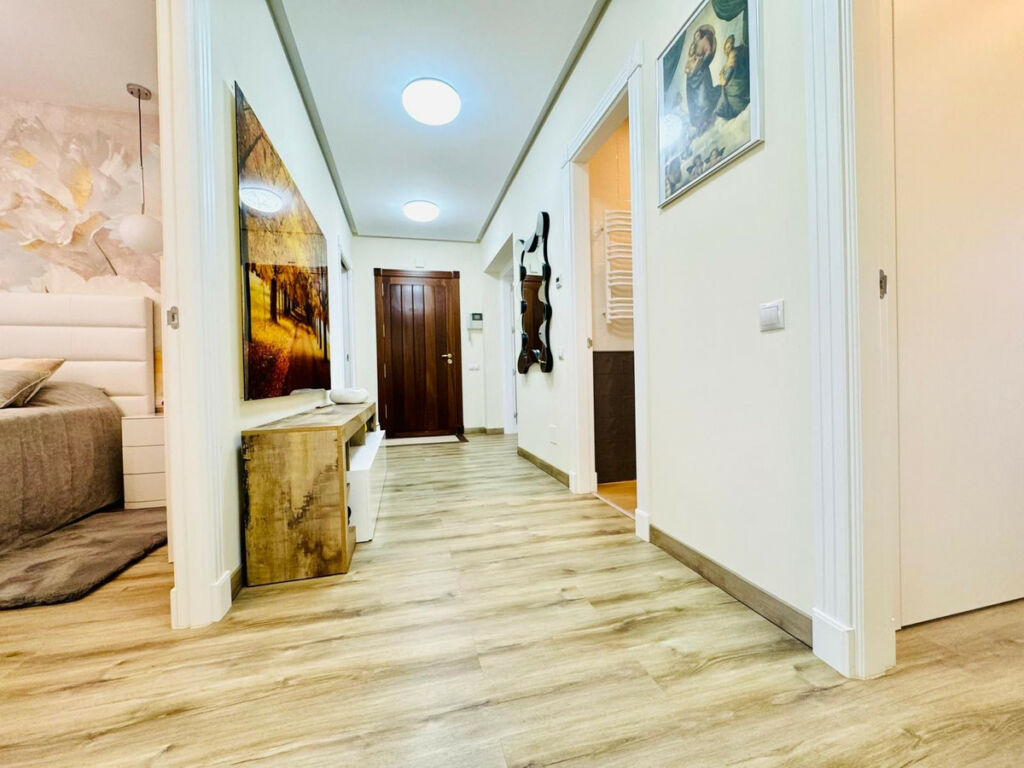 Middle Floor Apartment Bahía de Marbella Málaga - image 11