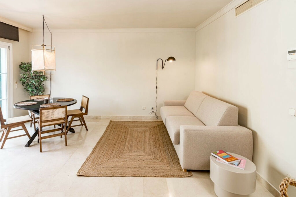 Top Floor Apartment Nueva Andalucía Málaga - image 11
