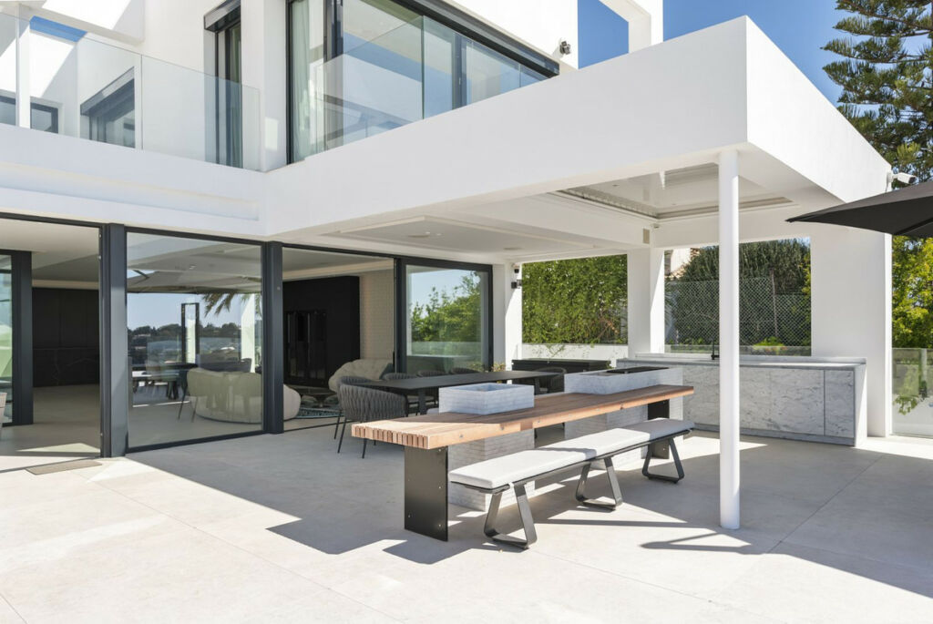 Detached Villa El Paraiso Málaga - image 14