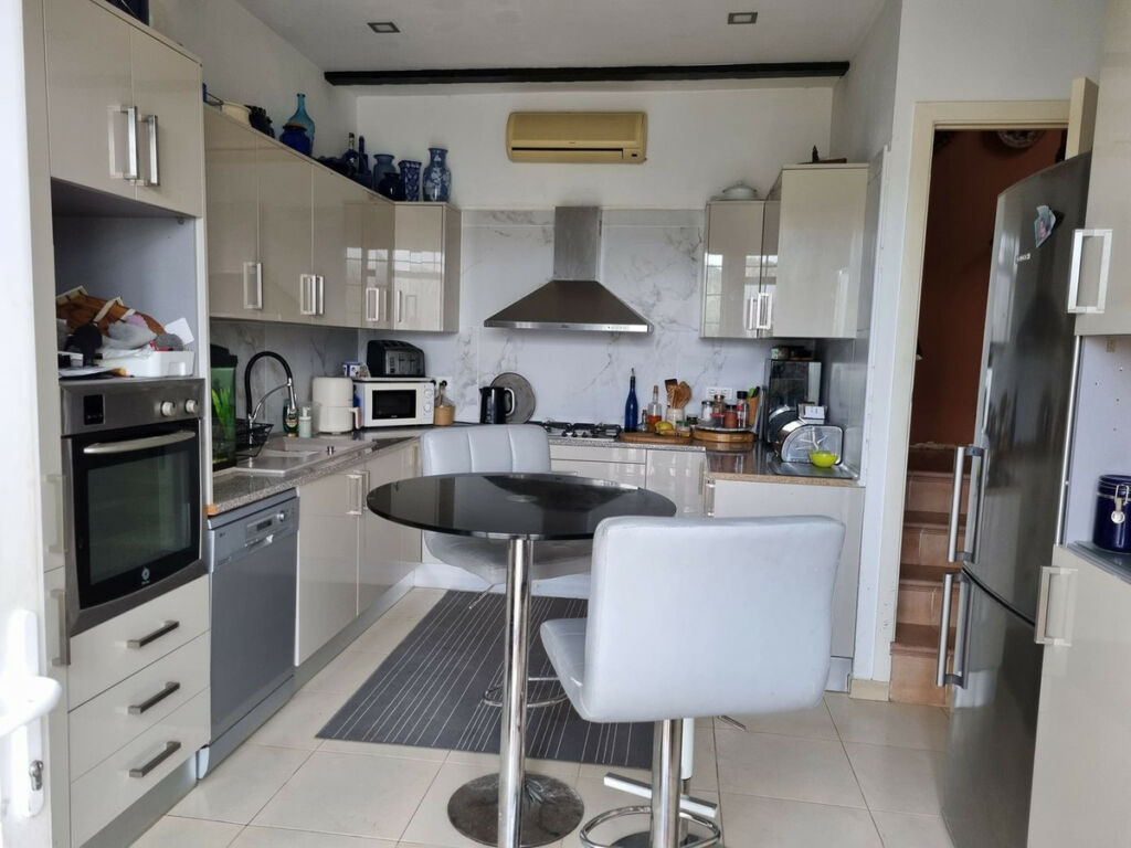 Detached Villa Tolox Málaga - image 11