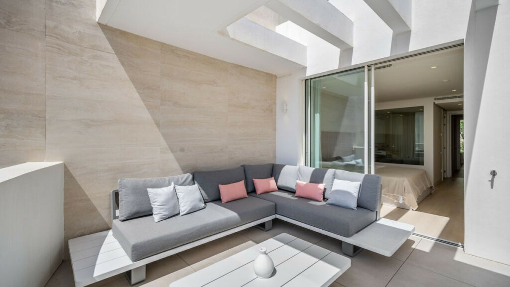 Middle Floor Apartment Marbella Málaga - image 11