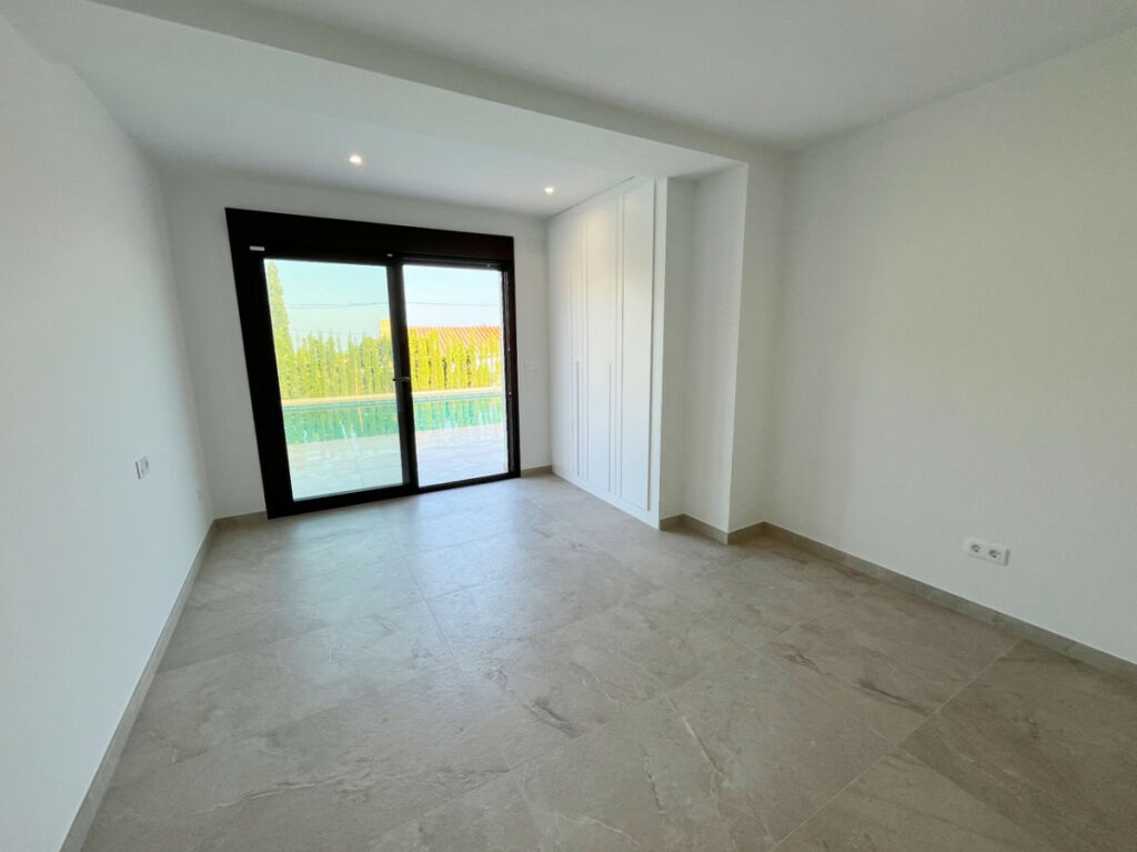 Detached Villa Denia Alicante - image 12