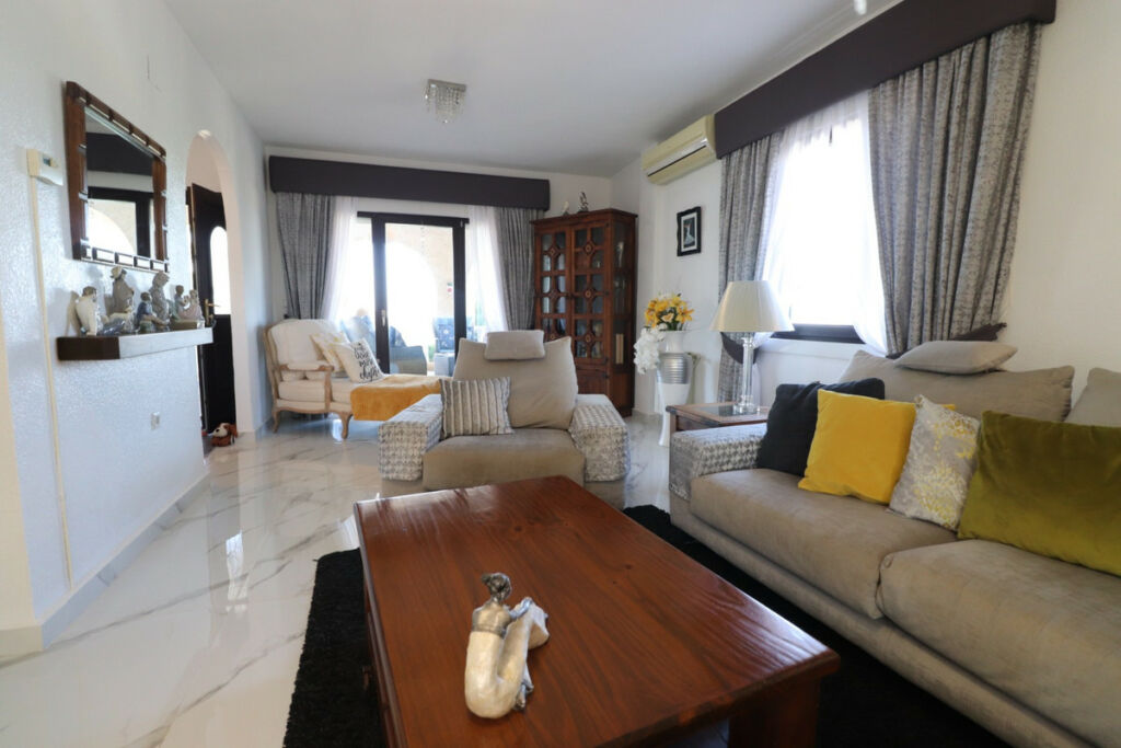 Detached Villa Algorfa Alicante - image 16