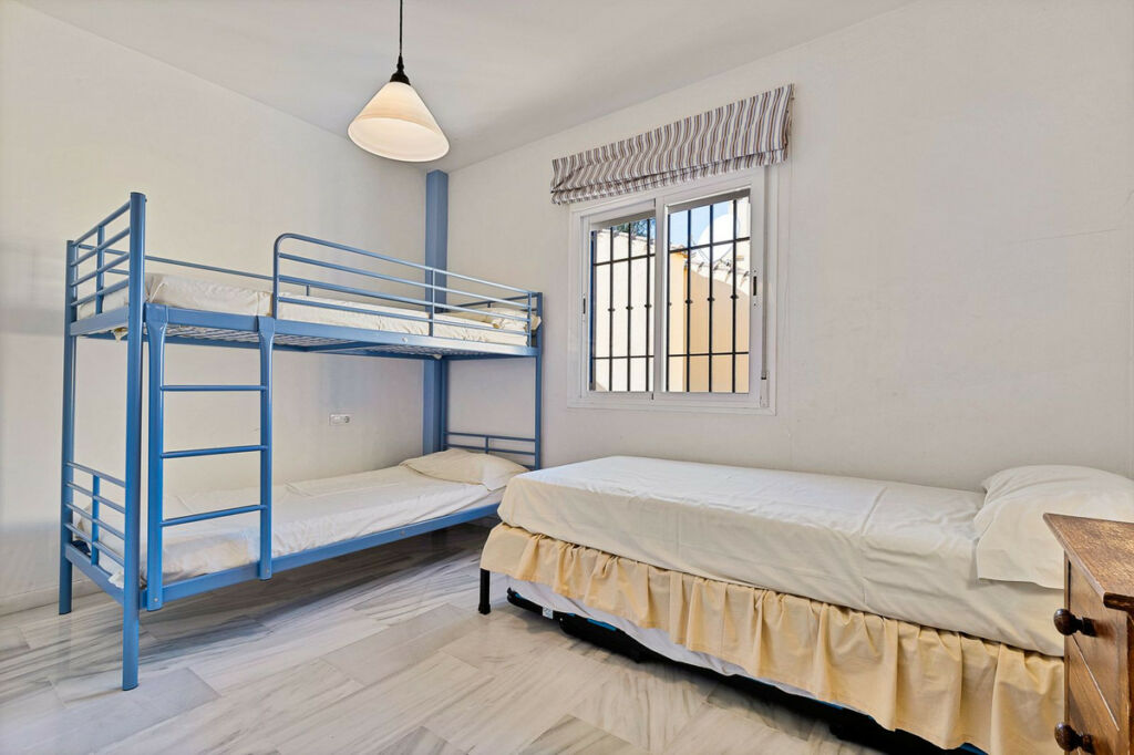 Townhouse San Pedro de Alcántara Málaga - image 12