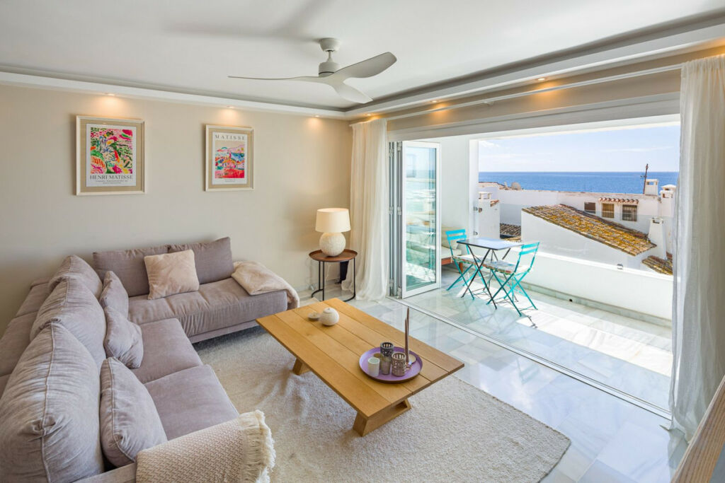 Middle Floor Apartment Puerto Banús Málaga - image 11