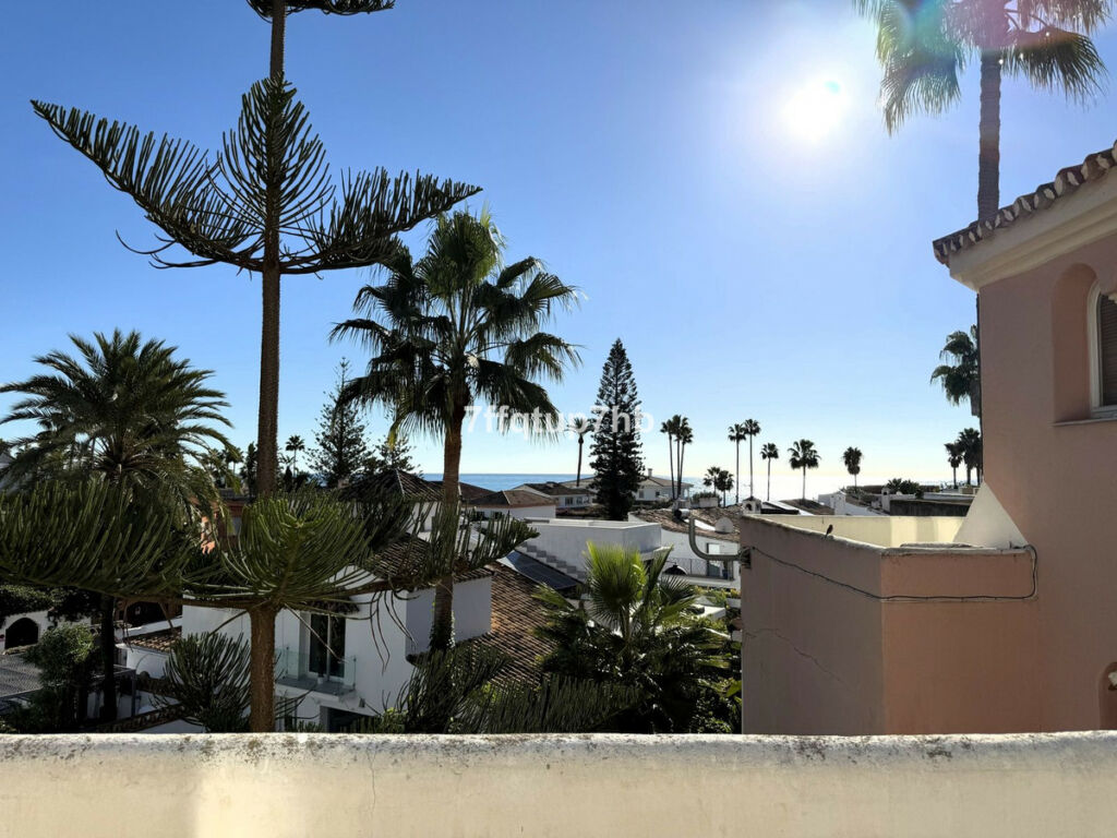 Townhouse Puerto Banús Málaga - image 12
