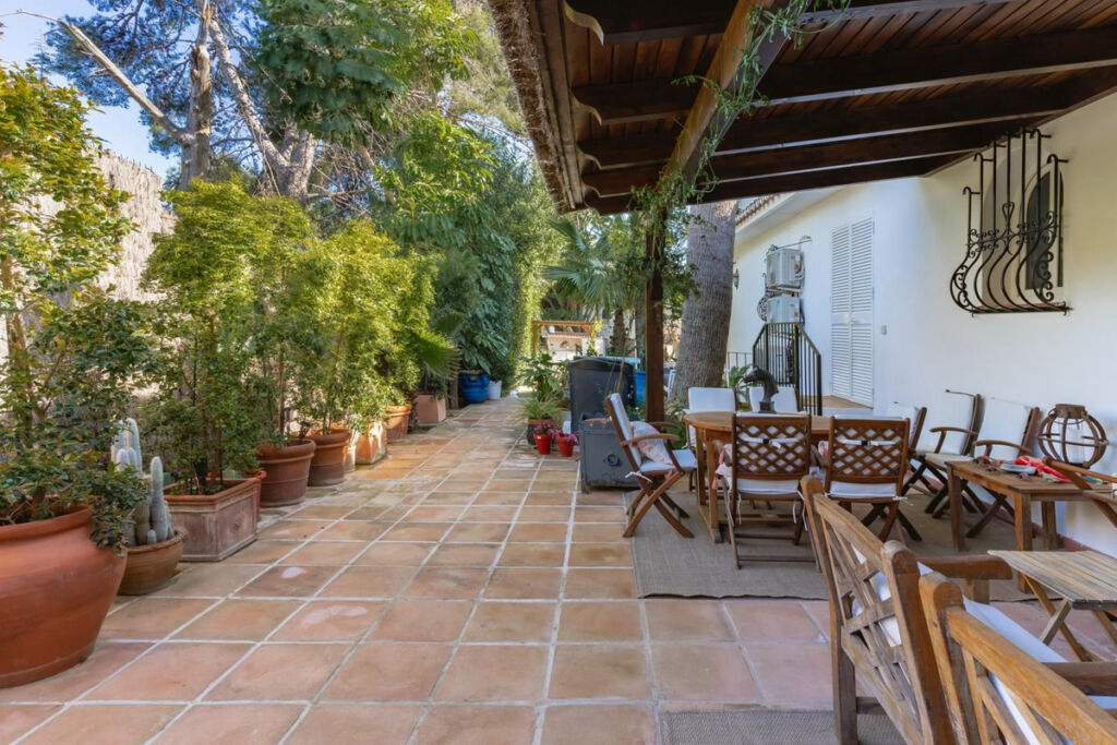 Detached Villa Nagüeles Málaga - image 13
