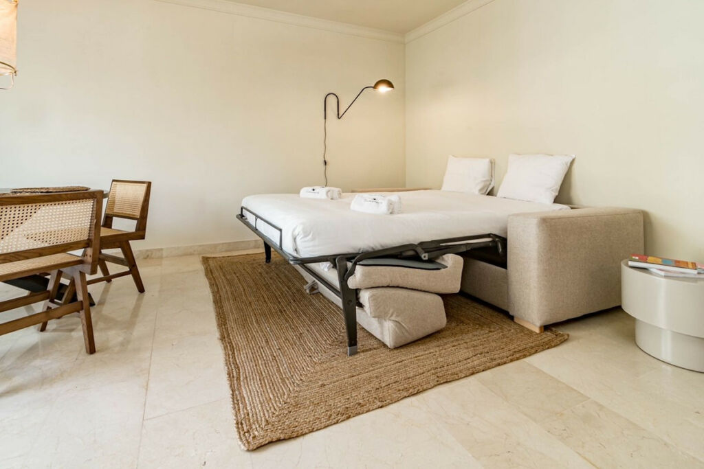 Top Floor Apartment Nueva Andalucía Málaga - image 13