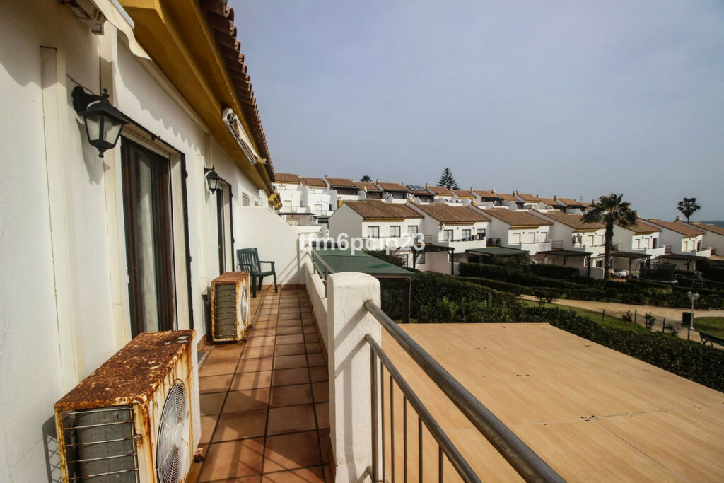 Townhouse La Duquesa Málaga - image 13