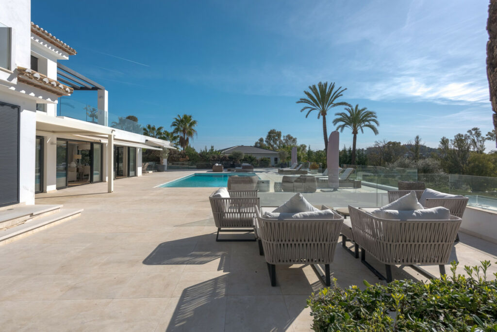Detached Villa Nueva Andalucía Málaga - image 13