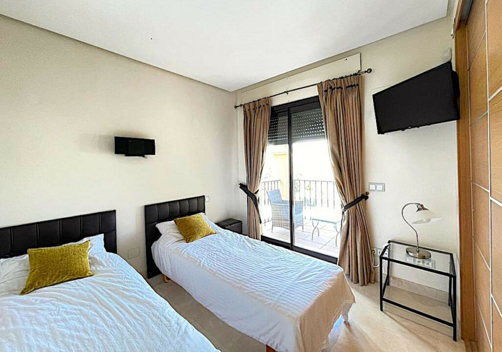 Middle Floor Apartment Benahavís Málaga - image 14