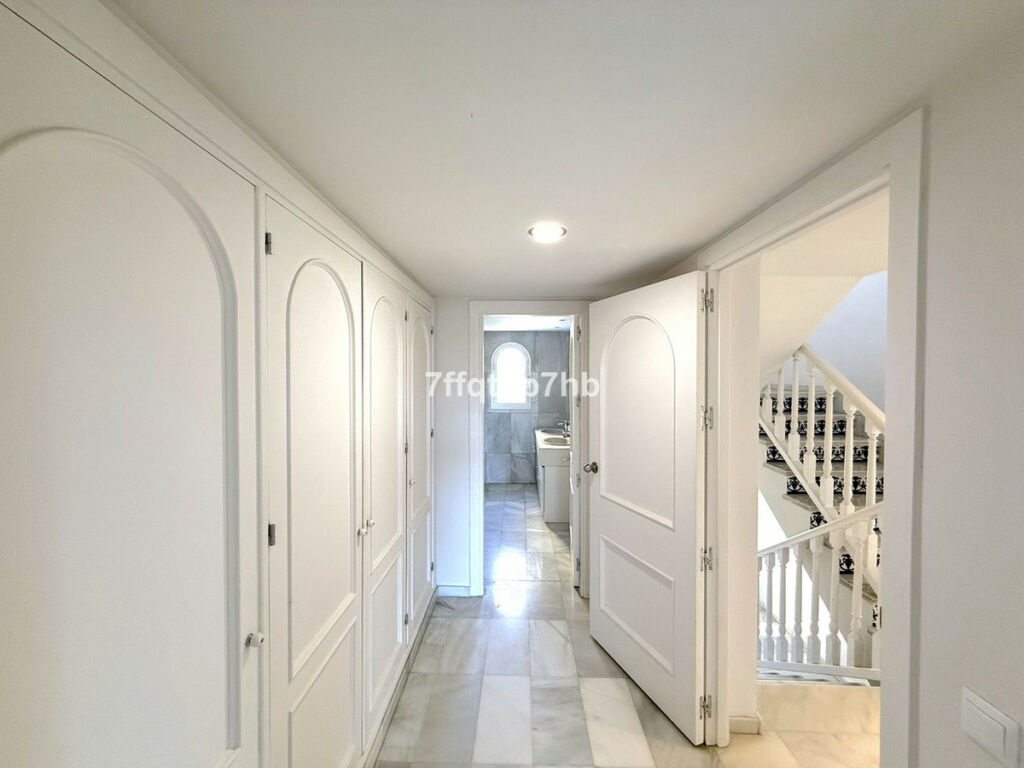 Townhouse Puerto Banús Málaga - image 14