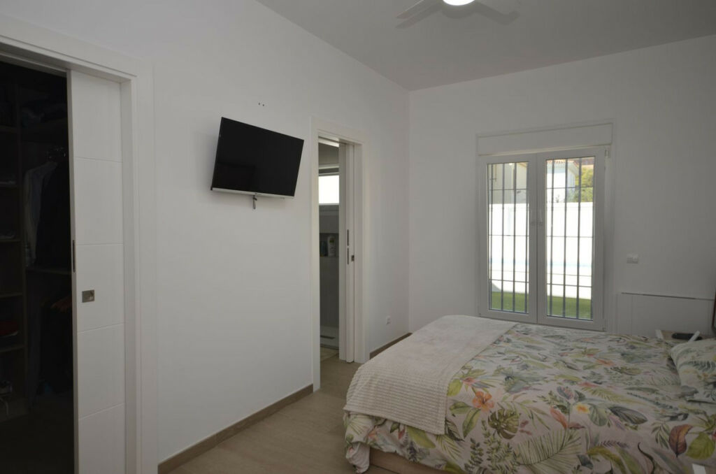 Detached Villa Manilva Málaga - image 14