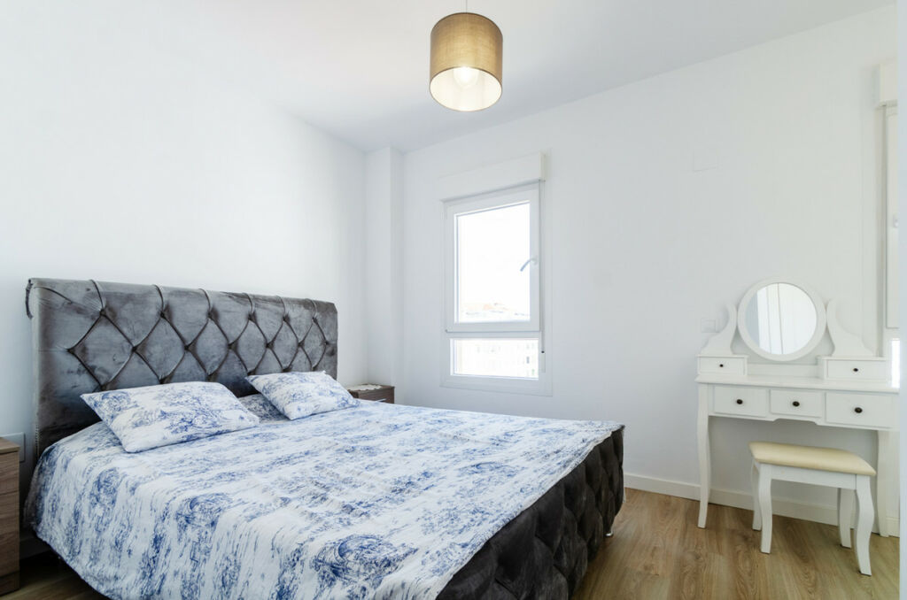 Middle Floor Apartment La Campana Málaga - image 14