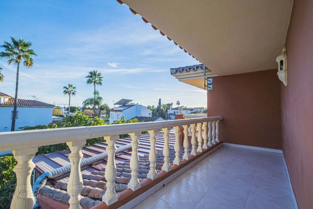 Detached Villa San Pedro de Alcántara Málaga - image 14