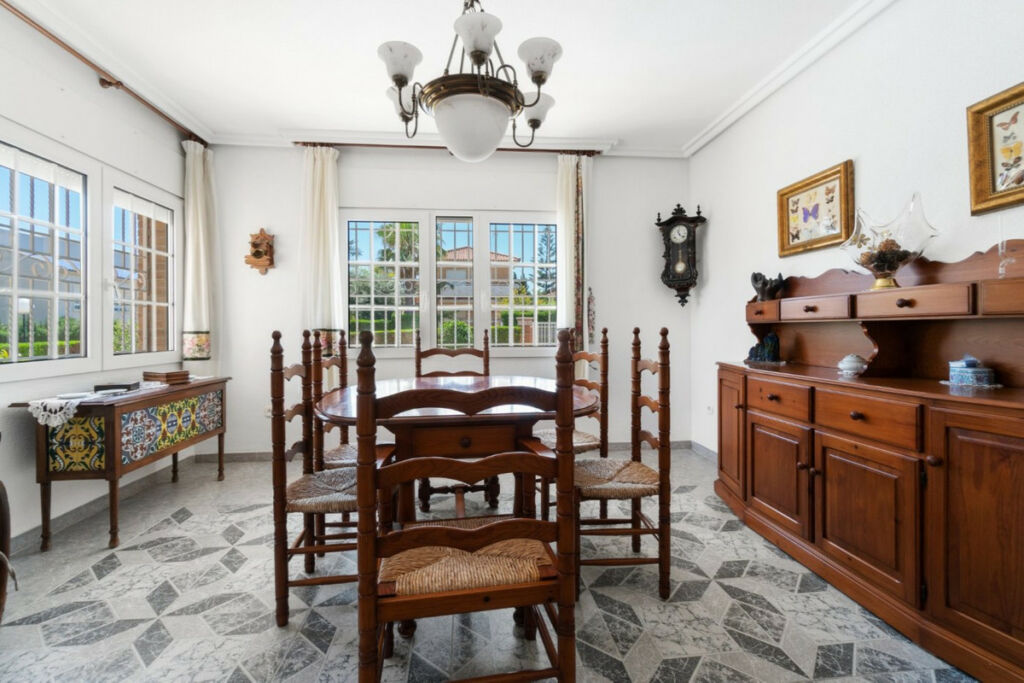 Detached Villa La Veleta Alicante - image 14