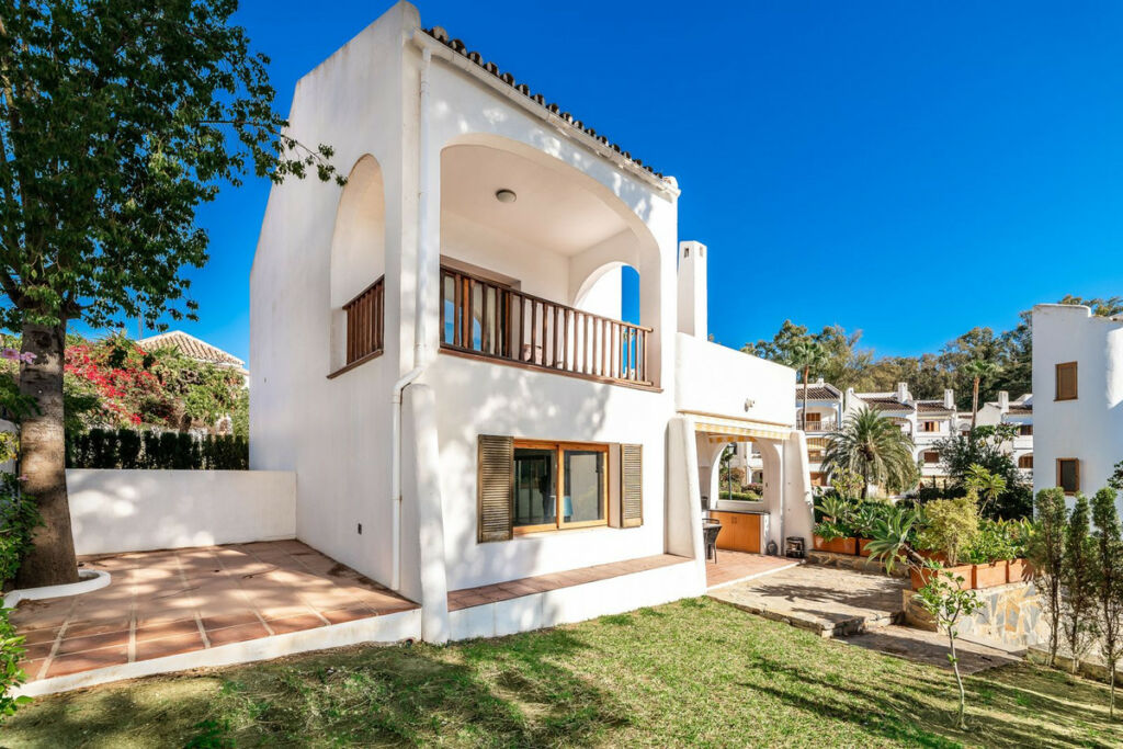 Detached Villa Nueva Andalucía Málaga