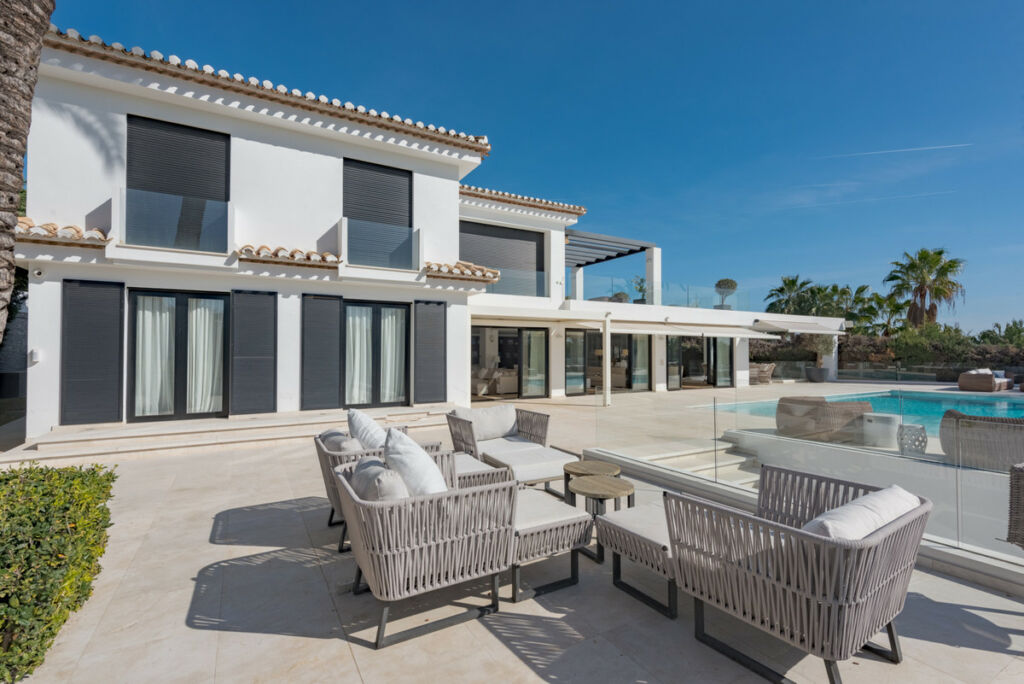 Detached Villa Nueva Andalucía Málaga - image 14
