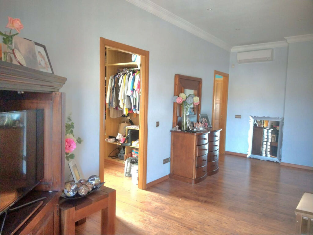 Detached Villa Sierrezuela Málaga - image 15