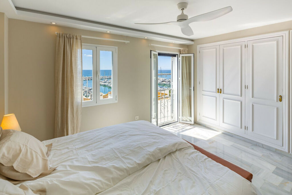 Middle Floor Apartment Puerto Banús Málaga - image 14