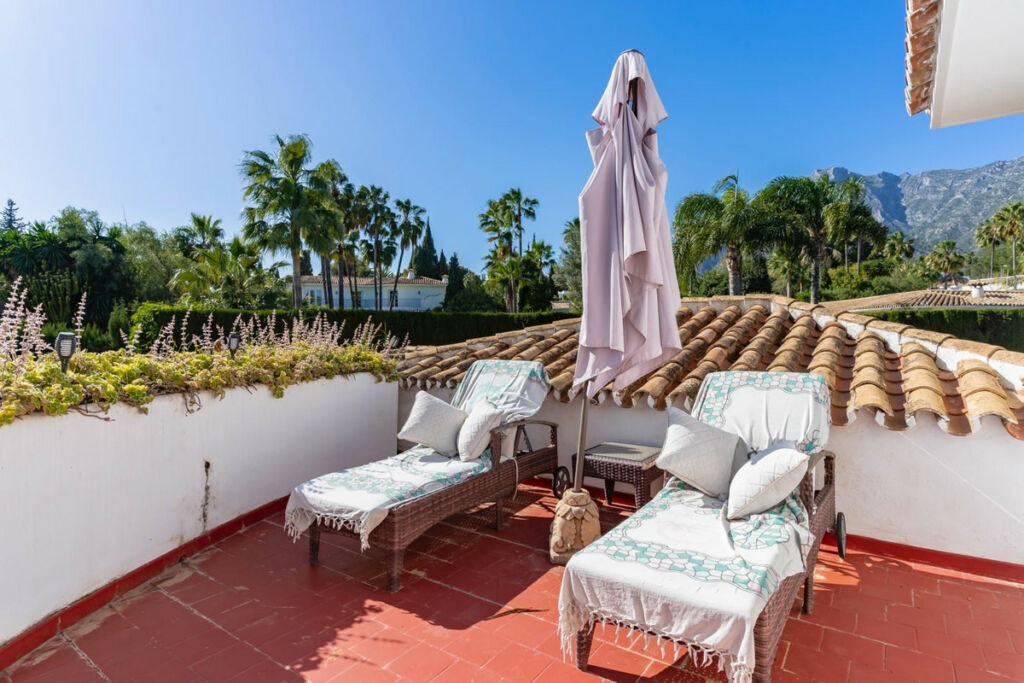 Detached Villa Nagüeles Málaga - image 15