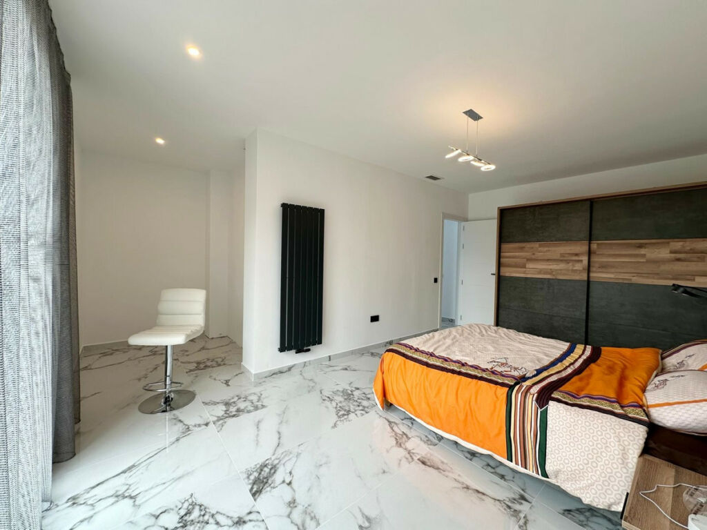Detached Villa Petrer Alicante - image 15