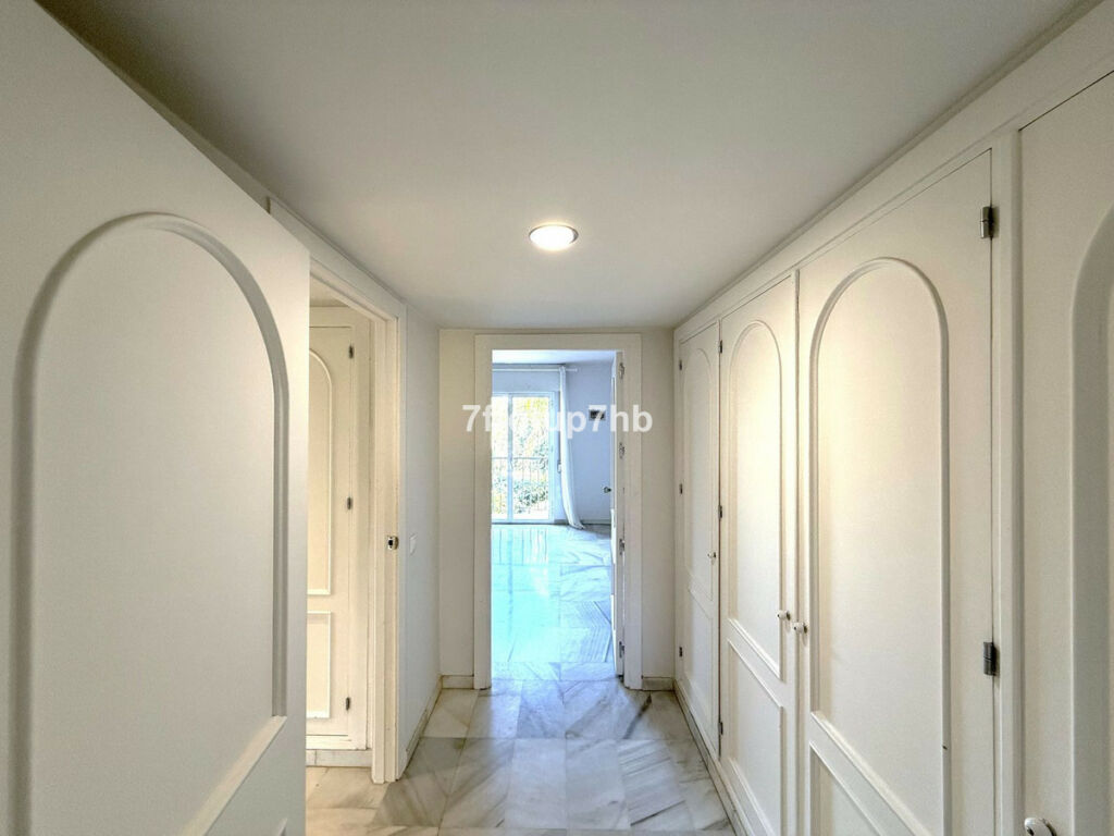 Townhouse Puerto Banús Málaga - image 15
