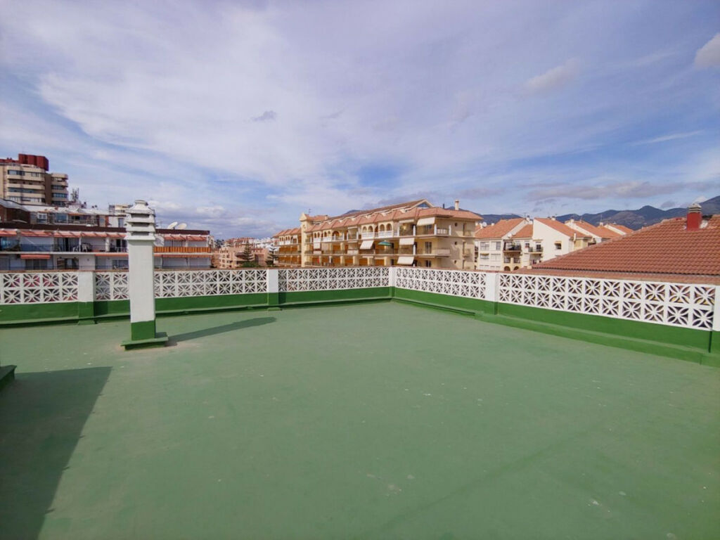 Middle Floor Apartment Fuengirola Málaga - image 15