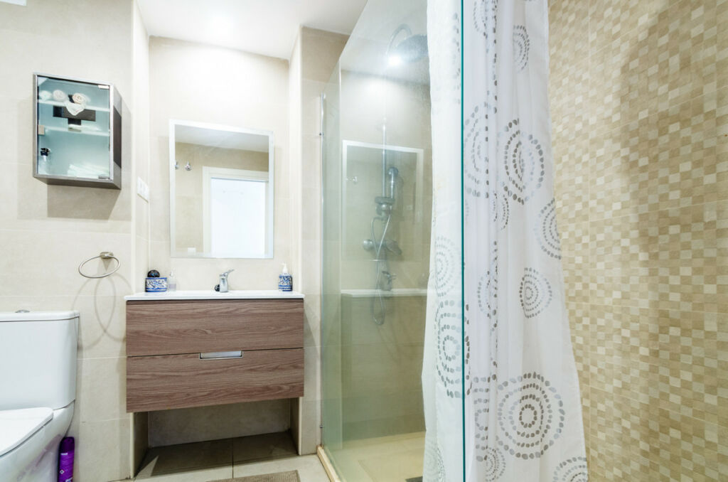 Middle Floor Apartment La Campana Málaga - image 15