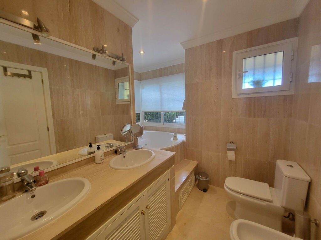 Ground Floor Apartment Elviria Málaga - image 15