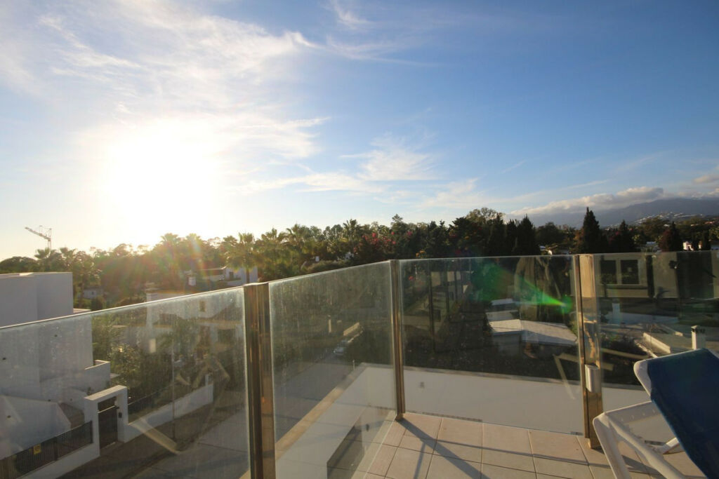 Detached Villa Elviria Málaga - image 15