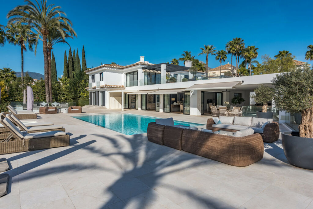 Detached Villa Nueva Andalucía Málaga - image 15