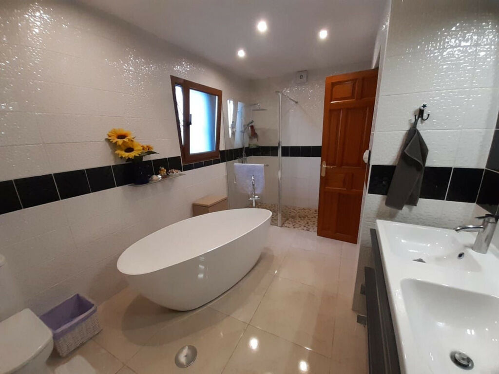 Detached Villa Iznate Málaga - image 16