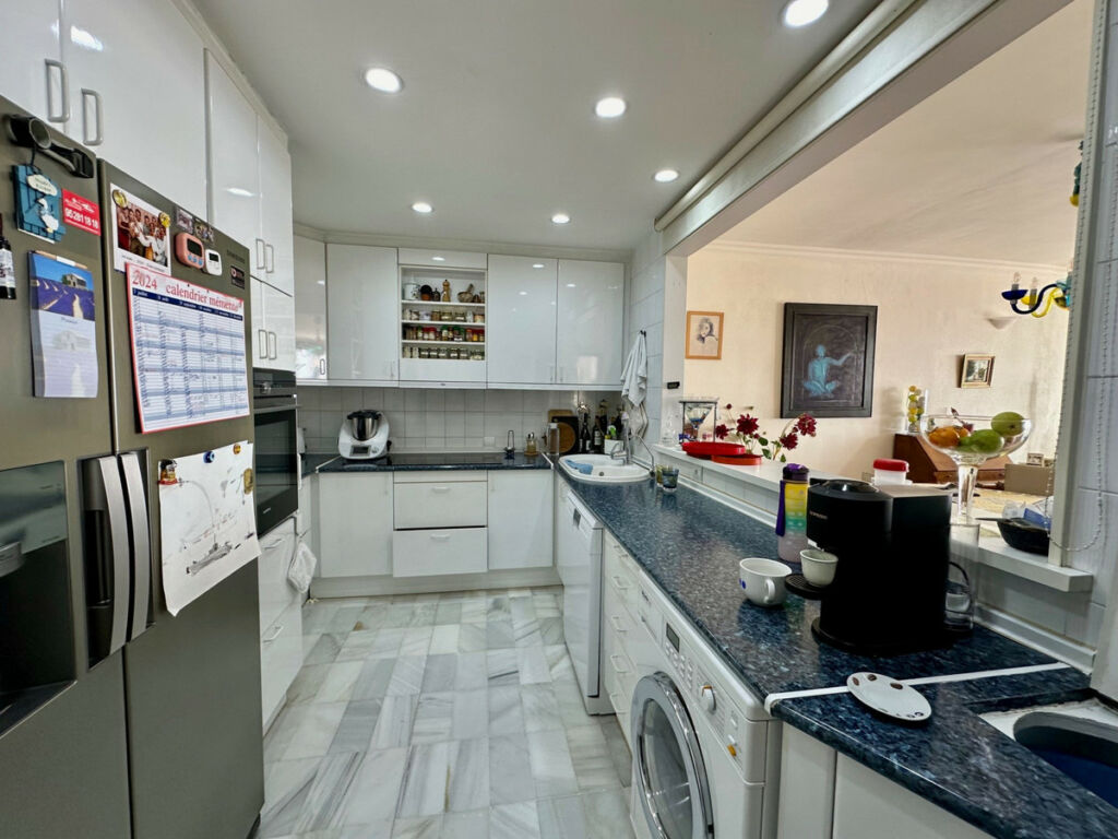 Middle Floor Apartment Benahavís Málaga - image 16