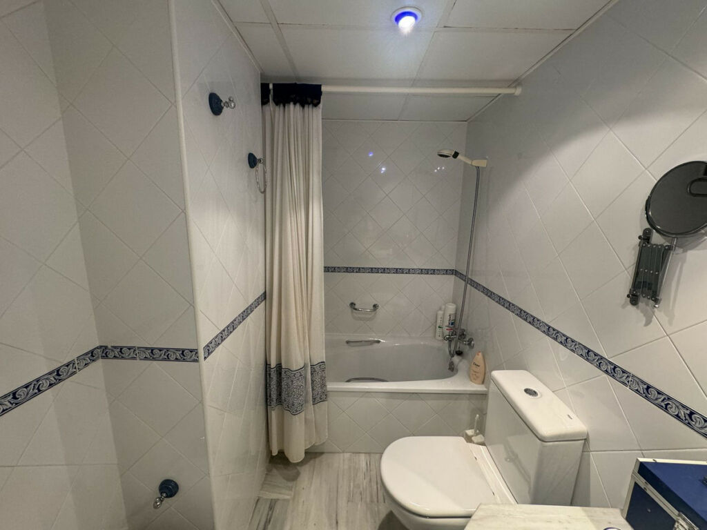 Middle Floor Apartment Las Chapas Málaga - image 16