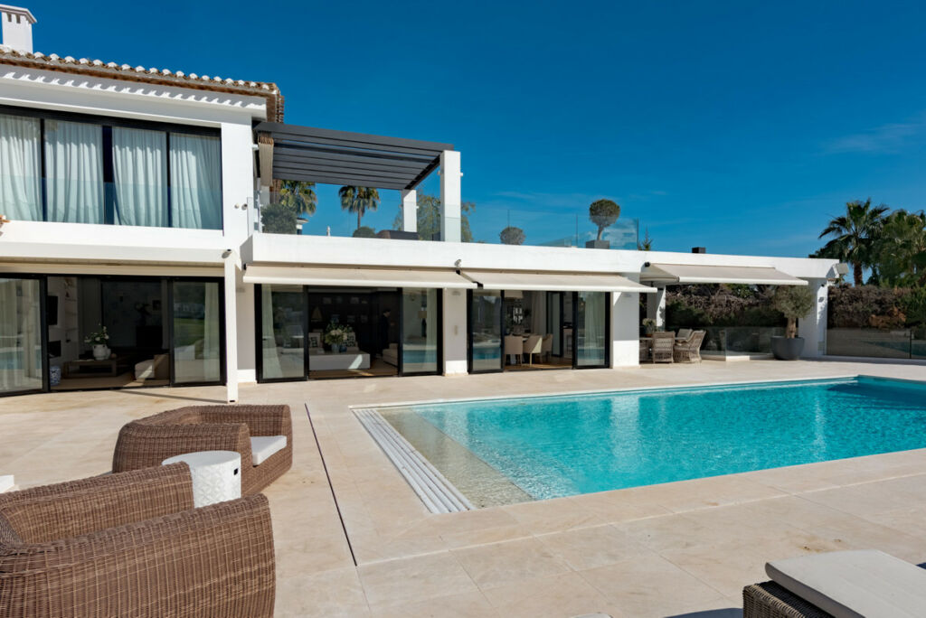 Detached Villa Nueva Andalucía Málaga - image 16