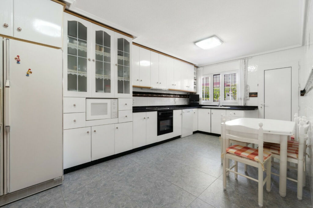 Detached Villa La Veleta Alicante - image 16