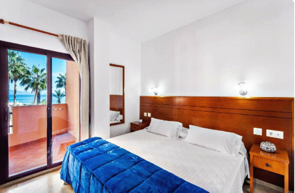 Aparthotel Manilva Málaga - image 16