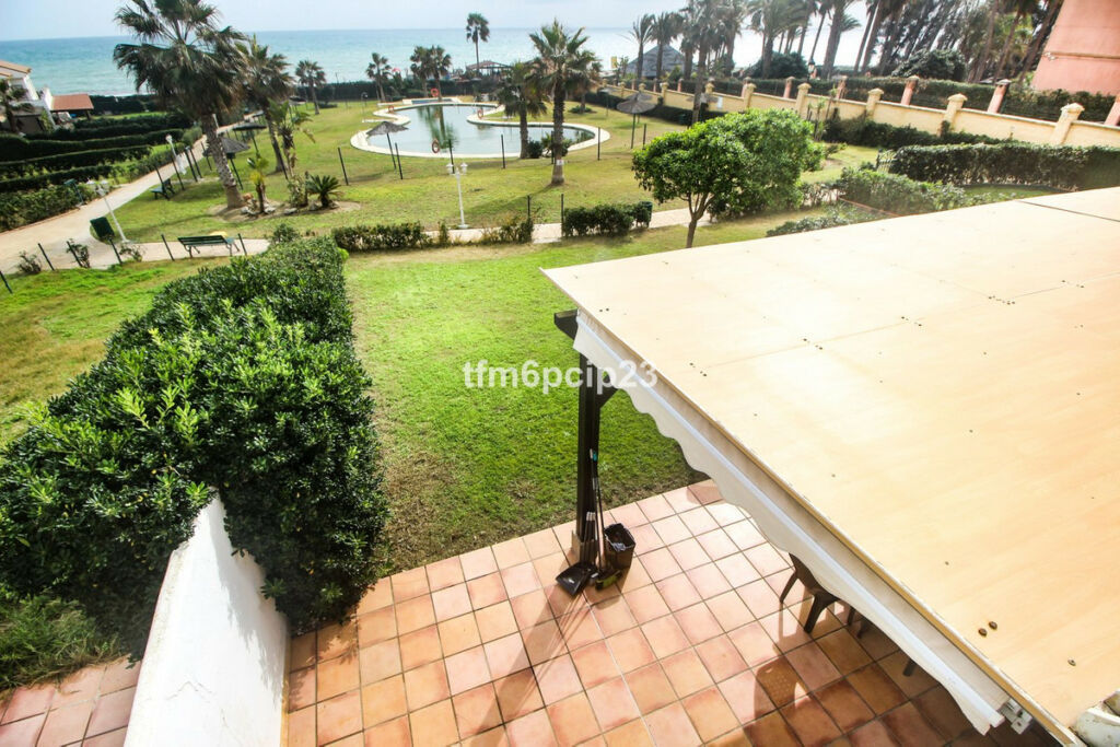 Townhouse La Duquesa Málaga - image 16