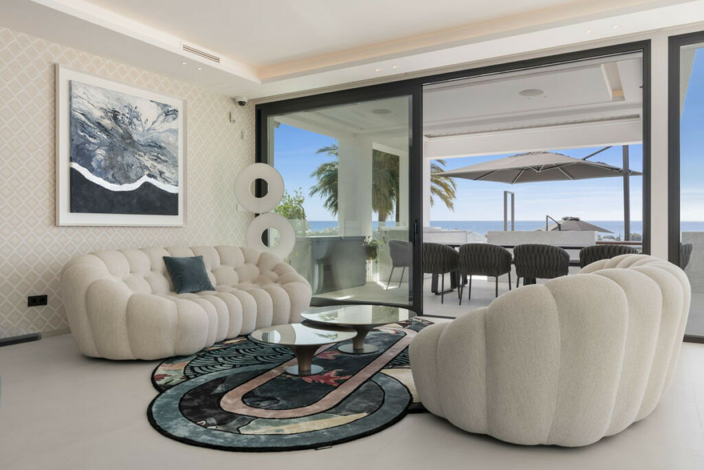 Detached Villa El Paraiso Málaga - image 19