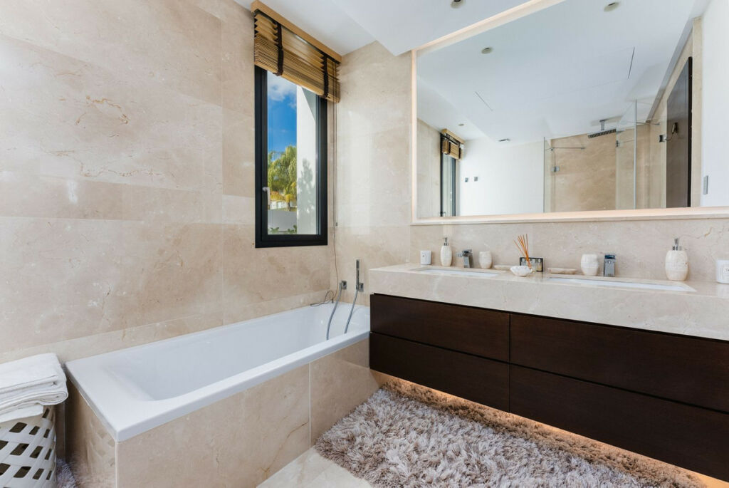 Duplex Sierra Blanca Málaga - image 17