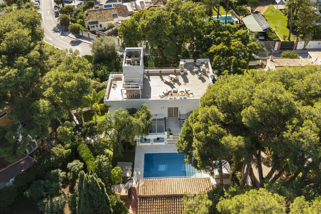 Detached Villa Nueva Andalucía Málaga - image 17