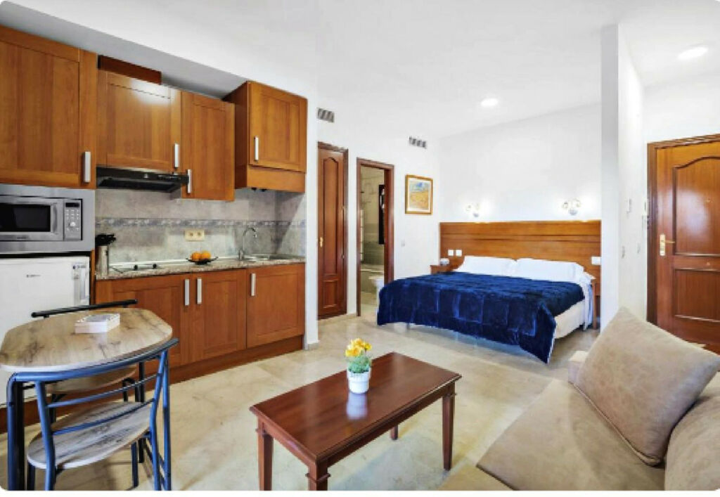 Aparthotel Manilva Málaga - image 17