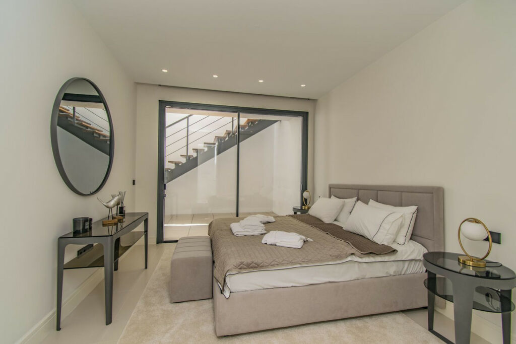 Detached Villa The Golden Mile Málaga - image 18
