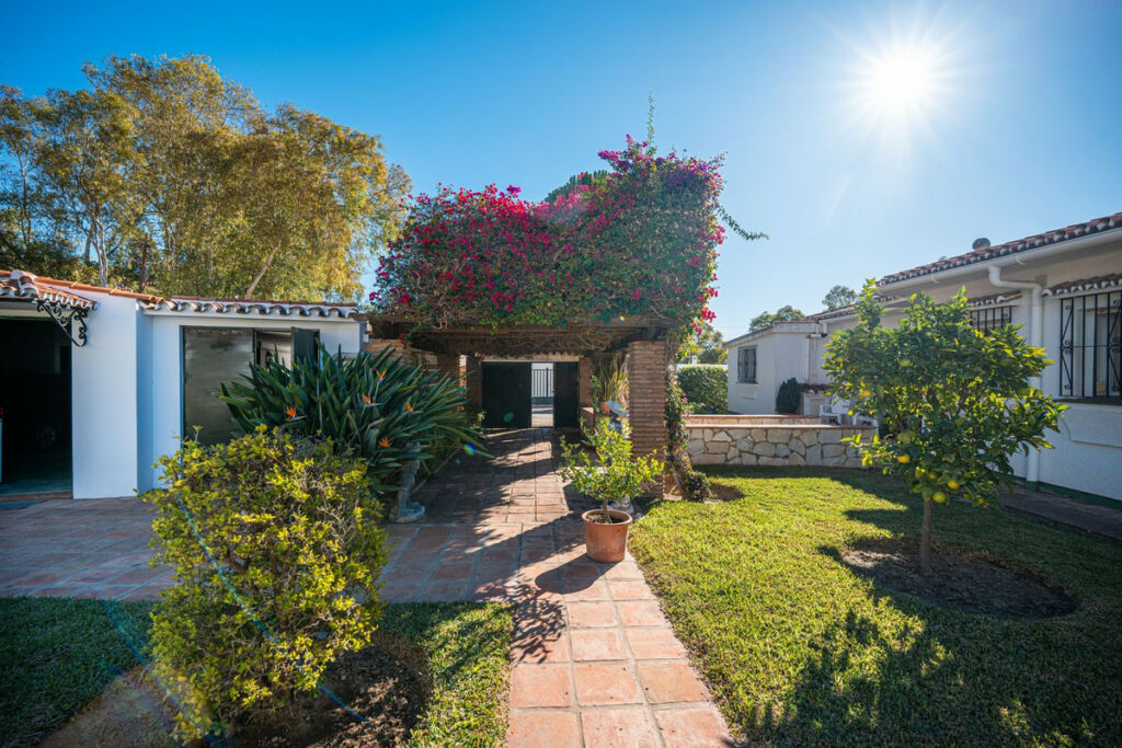 Detached Villa Benalmadena Málaga - image 18