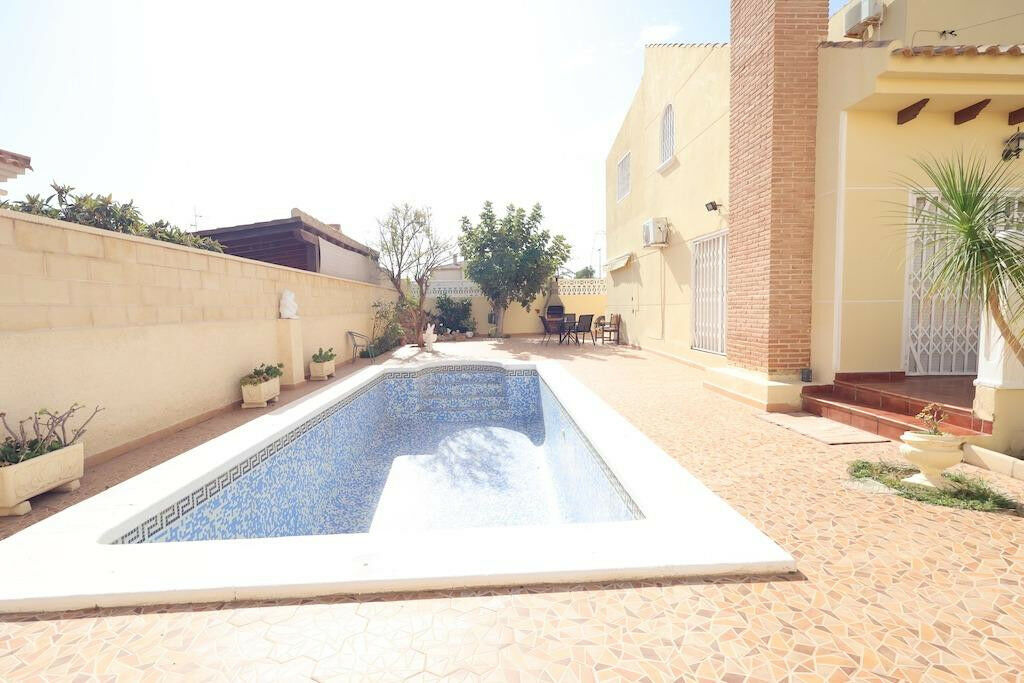 Detached Villa Playa Flamenca Alicante - image 18