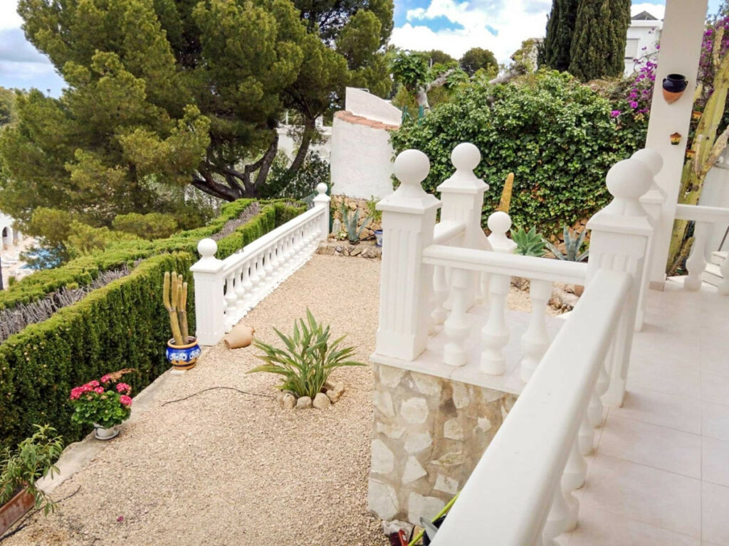 Detached Villa L'Alfás del Pi Alicante - image 18