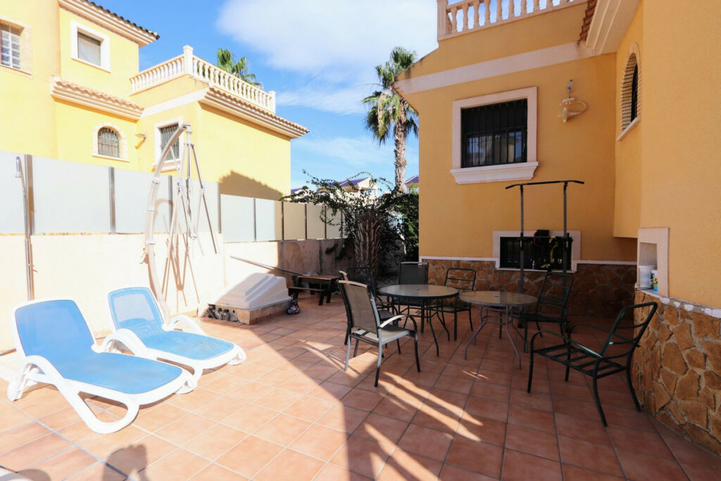 Detached Villa Villamartin Alicante - image 21